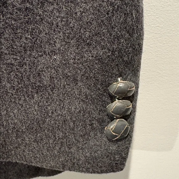 Classic Men’s Charcoal Wool Blazer - Picture 3 of 6